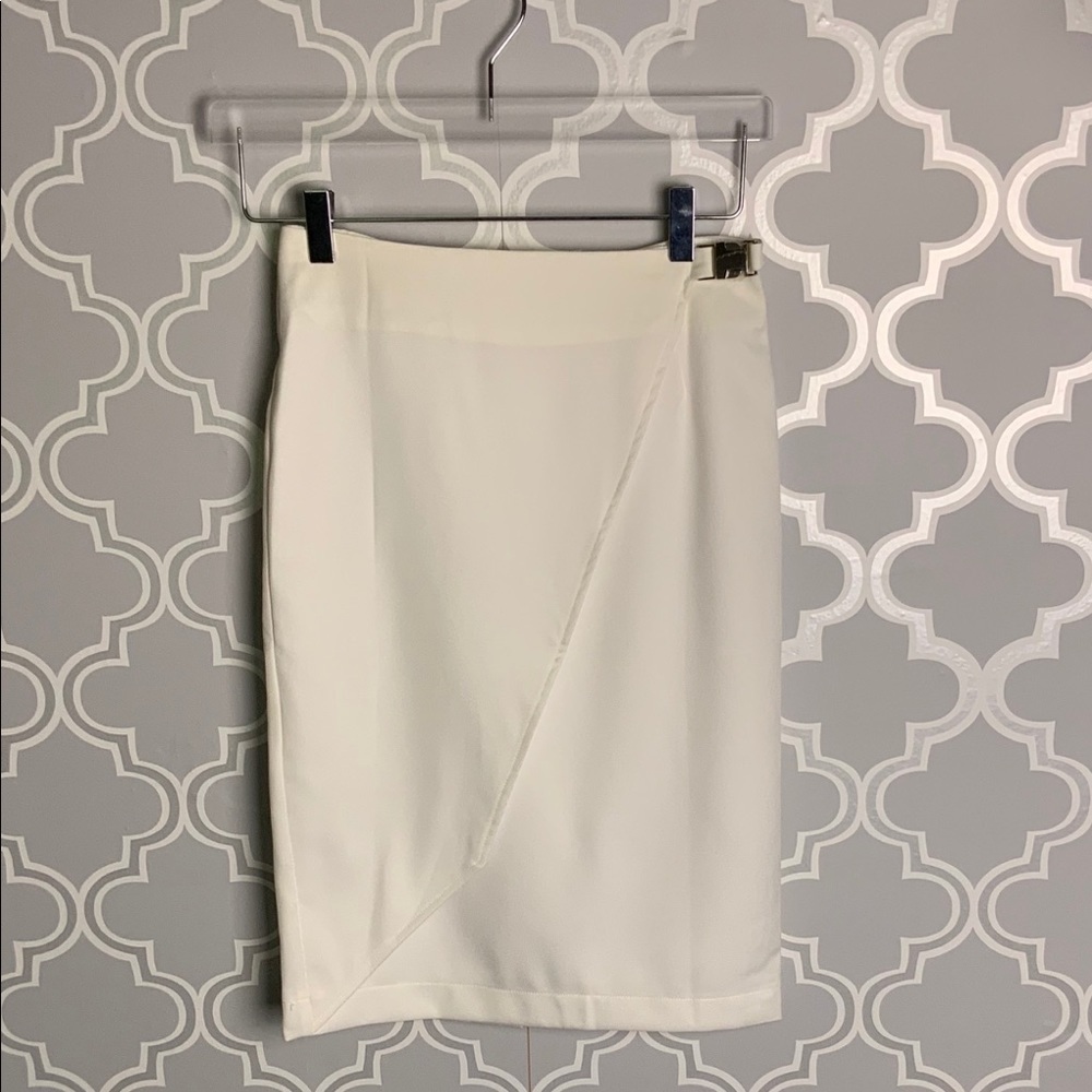 RUNAWAY SKIRT